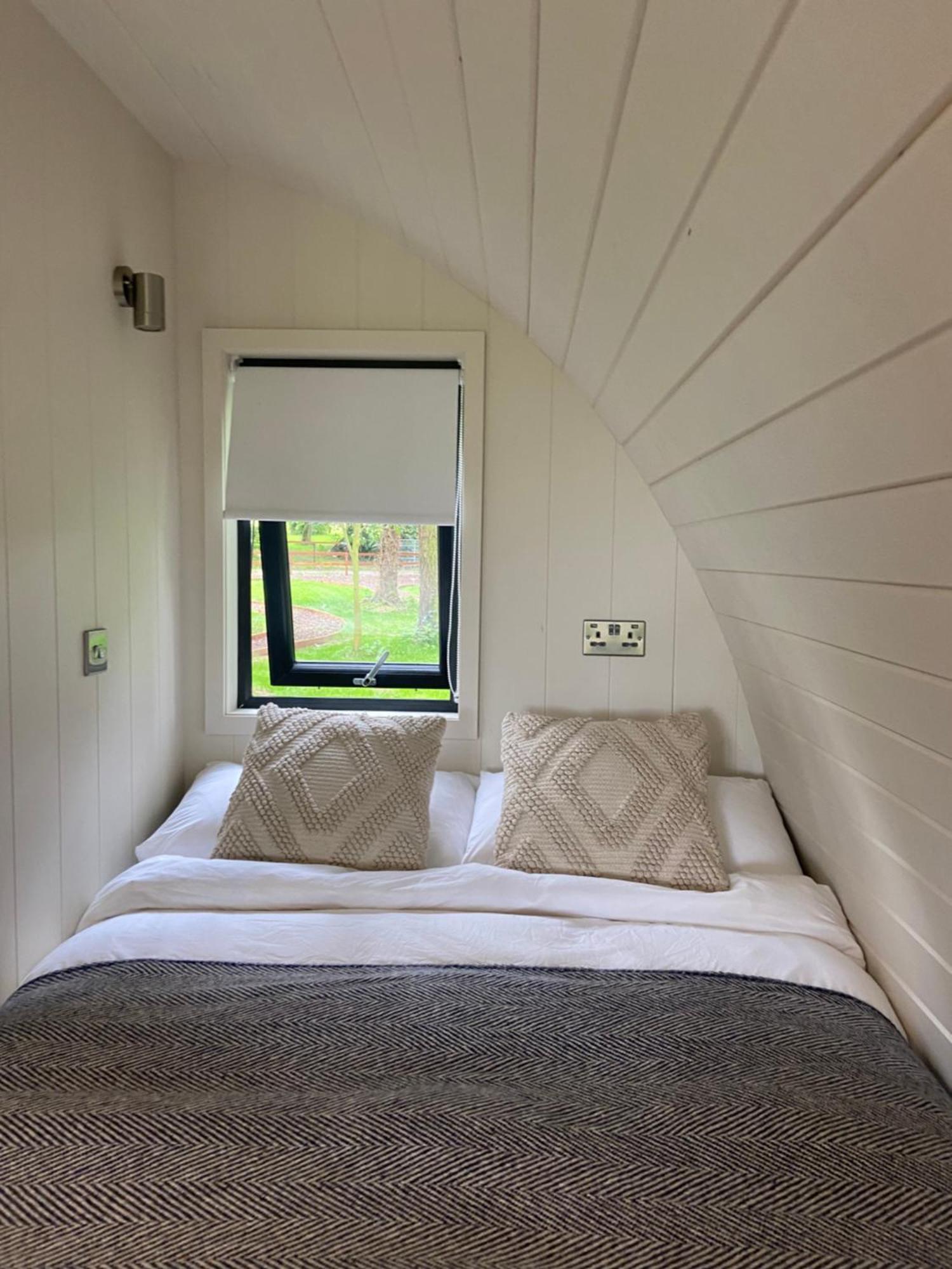 Kildare Countryside Pods Villa ภายนอก รูปภาพ