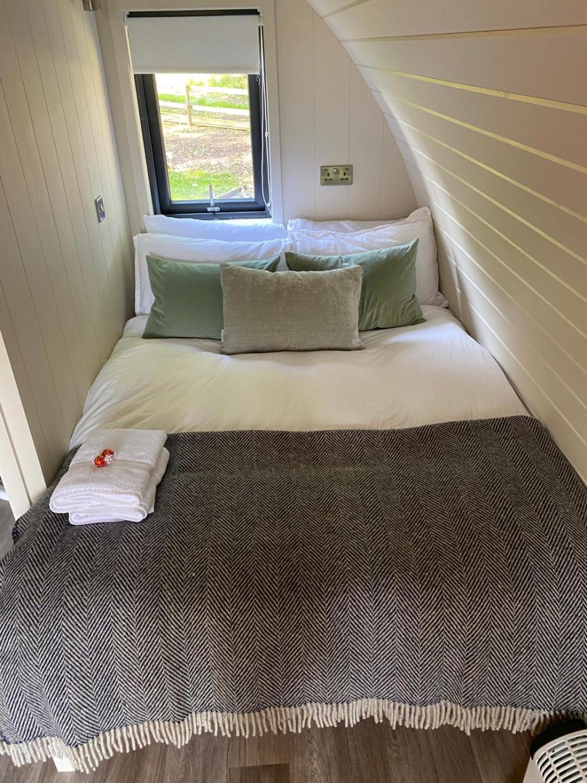 Kildare Countryside Pods Villa ภายนอก รูปภาพ